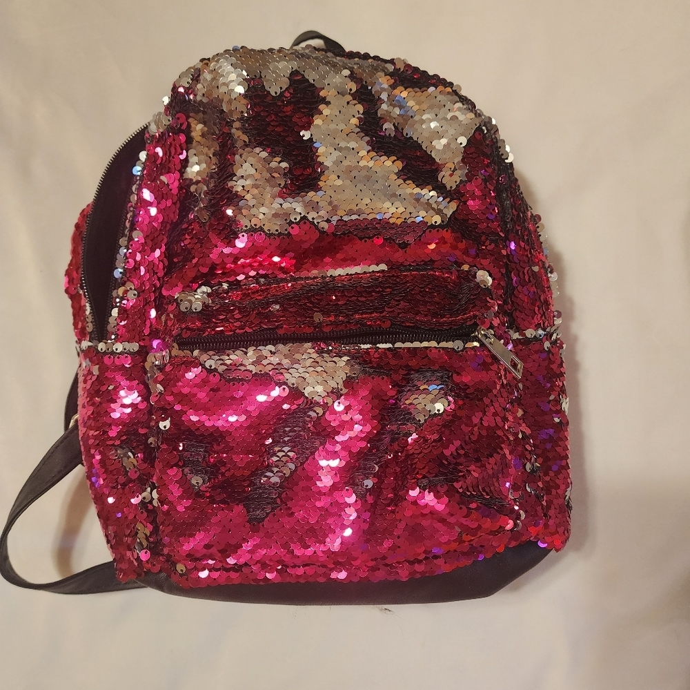 Ardene girls' sequins backpack pink and silver fon to change colors